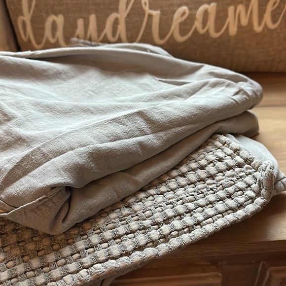 Set of 2 Levtex Grey Quilted Euro Pillow Shams - Picture 5 of 5